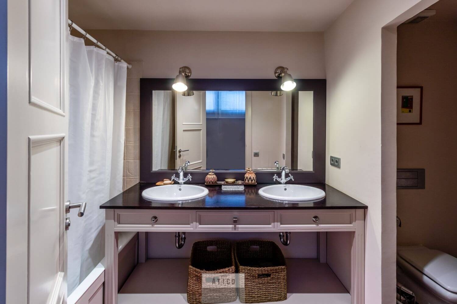 36SANT JUST BAÑO INVITADOS PLANTA 1